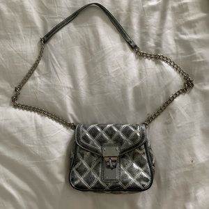 Silver purse rockin robin